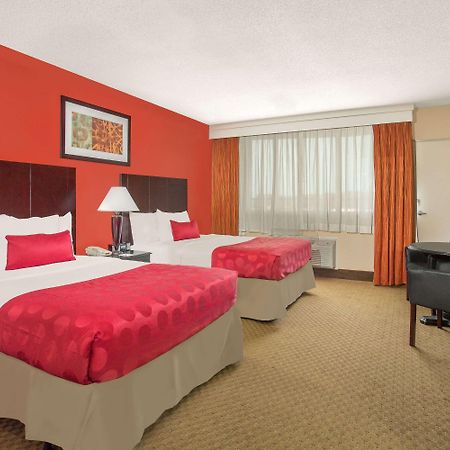 Ramada Plaza By Wyndham Fayetteville Fort Bragg Area Экстерьер фото
