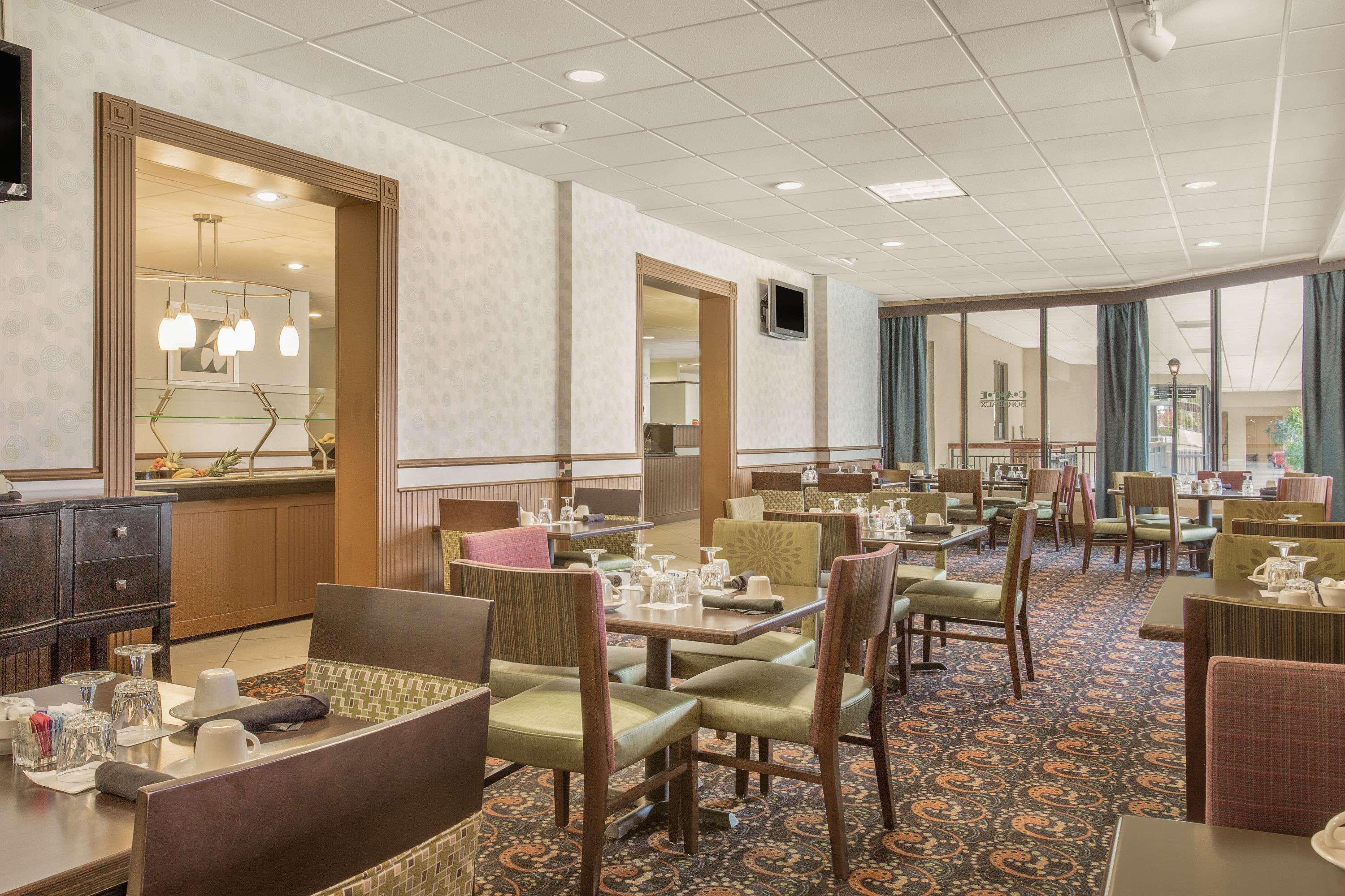Ramada Plaza By Wyndham Fayetteville Fort Bragg Area Экстерьер фото