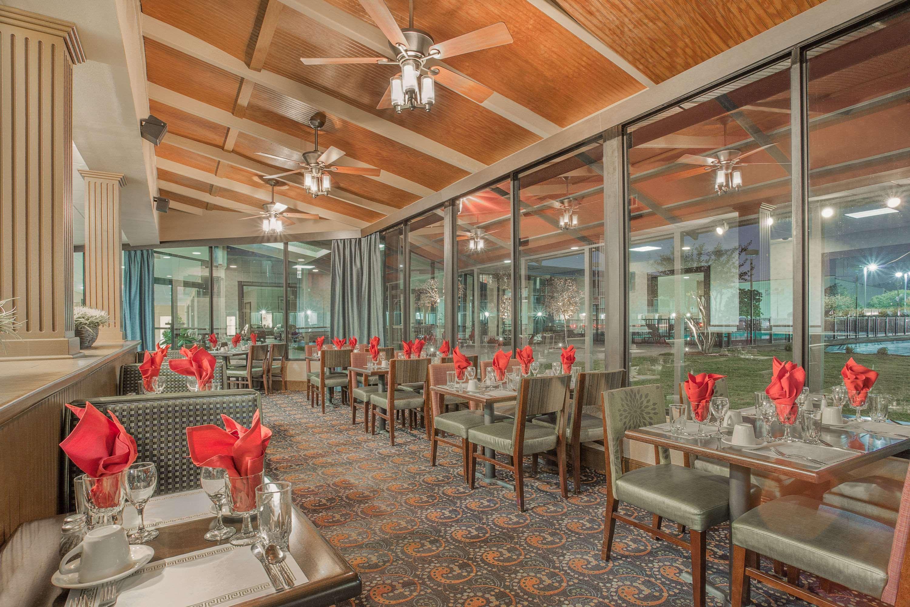 Ramada Plaza By Wyndham Fayetteville Fort Bragg Area Экстерьер фото