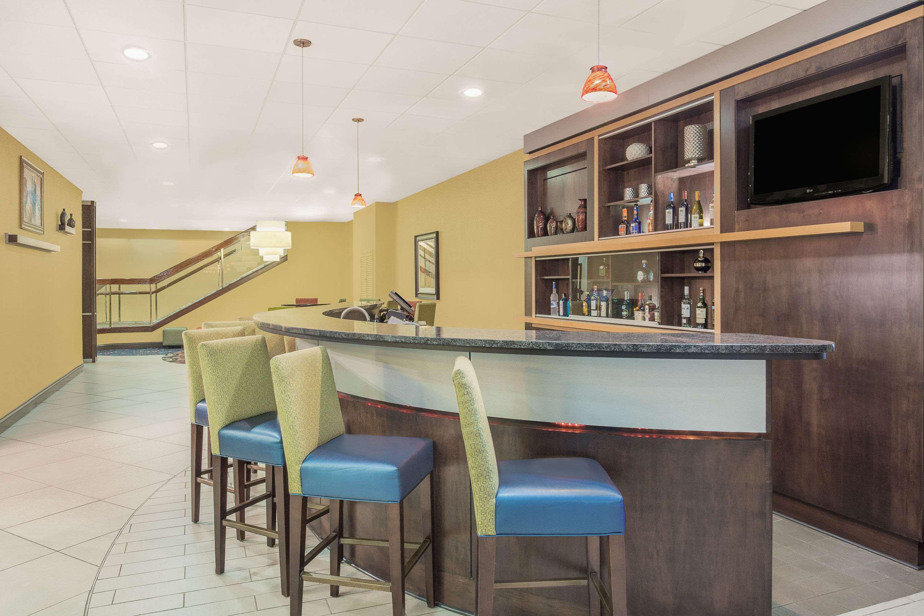 Ramada Plaza By Wyndham Fayetteville Fort Bragg Area Экстерьер фото