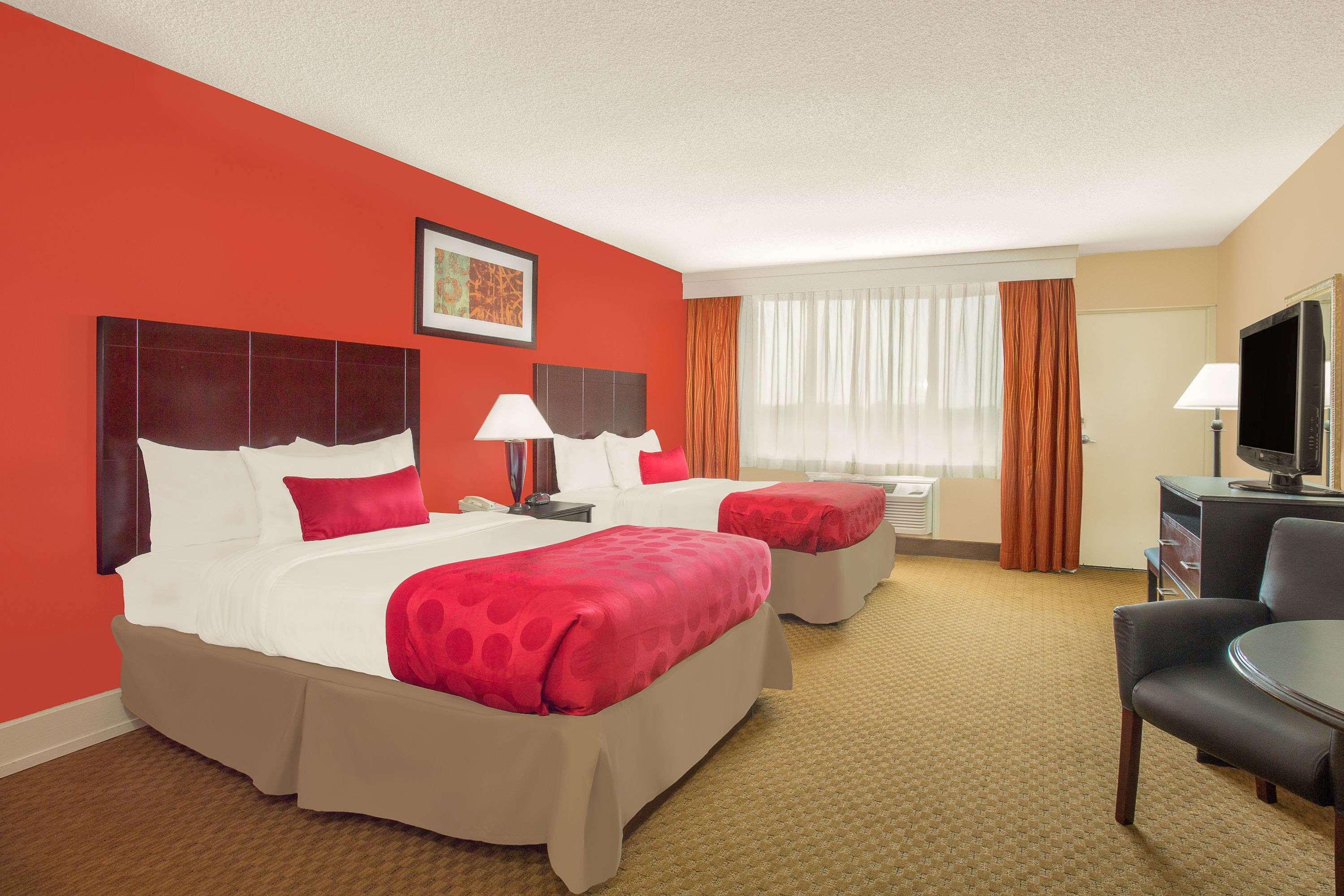 Ramada Plaza By Wyndham Fayetteville Fort Bragg Area Экстерьер фото
