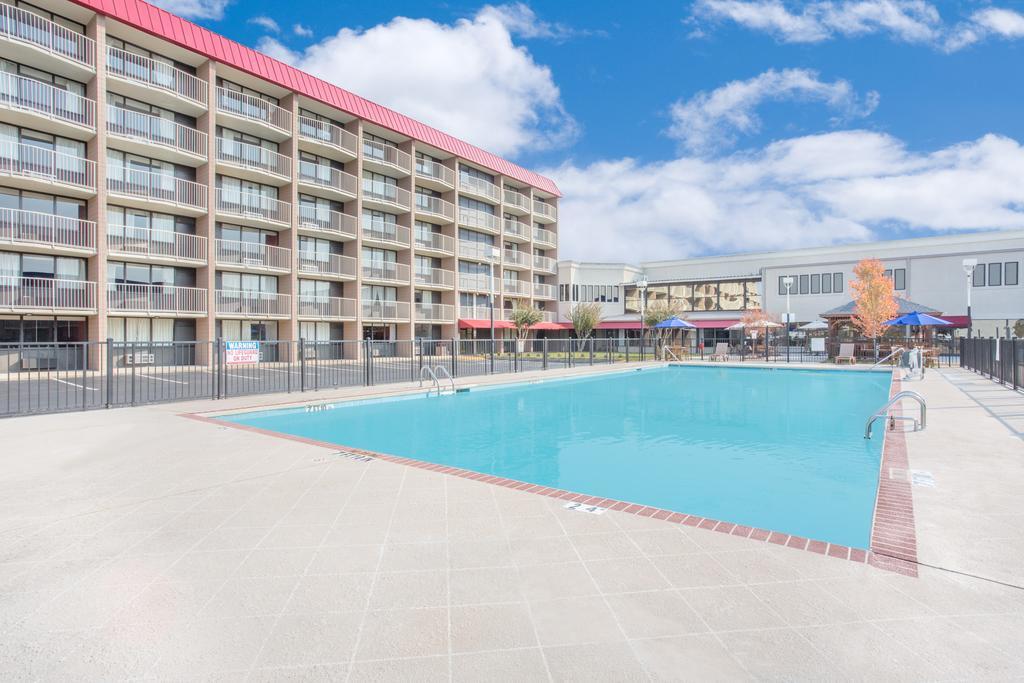 Ramada Plaza By Wyndham Fayetteville Fort Bragg Area Экстерьер фото
